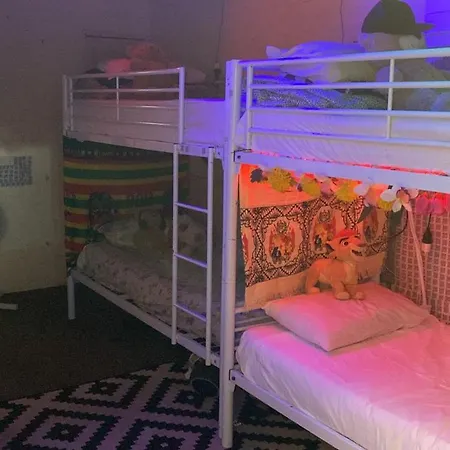 Pemberton Hostel - Note - Go To Gloucester Motel Reception For Check In - Backpackers 88 Days Farm Work Available In The Manjimup And Pemberton Region-2